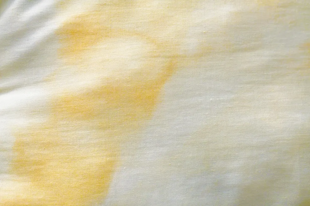 マットレスについた黄ばみ