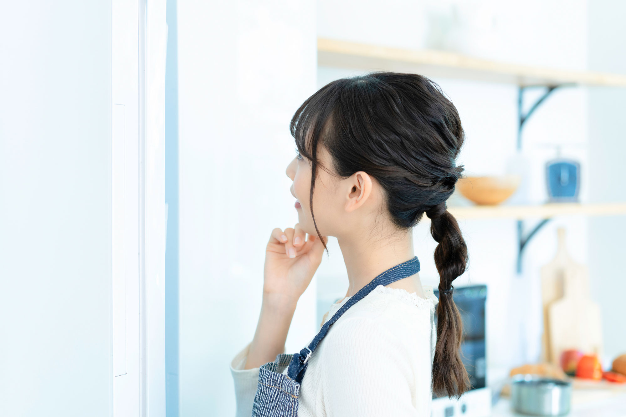 冷蔵庫の温度は何度に設定する？適温や節電にもなる温度管理のポイント